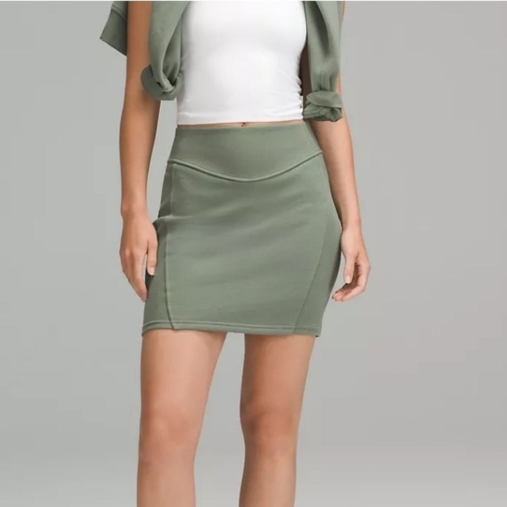 Nwt Lululemon women’s scuba skirt HR Mini Skirt LW8ALSS Size M Medium